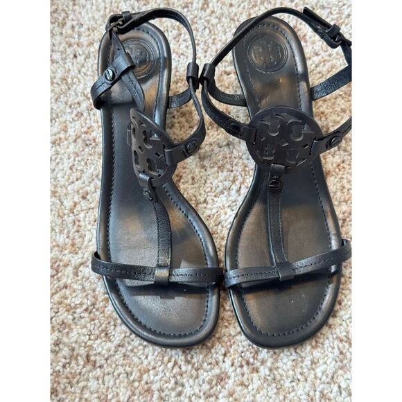 TORY BURCH T-Strap Black Leather Wedge strappy sandals, size 7.5 M - Picture 11 of 13